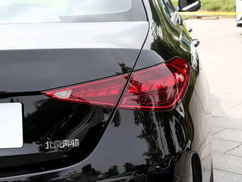2026�� �Ŀ� C 260 L �˶���