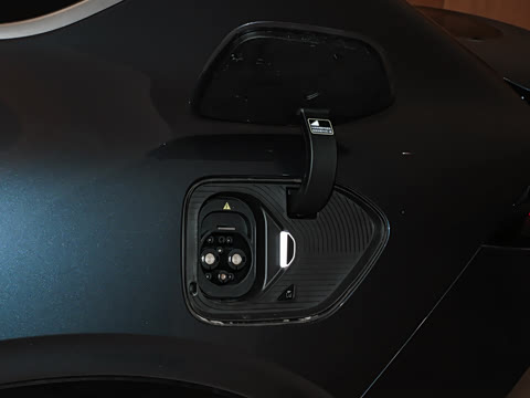 2025�� 100kWh