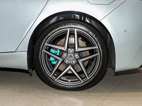 2025�� �Ŀ� 710 Max��