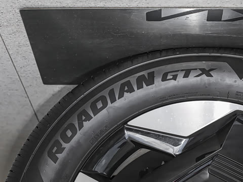 2025�� 720 Light