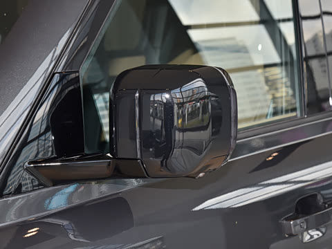 2026�� 110 3.0T P400 X-Dynamic HSE