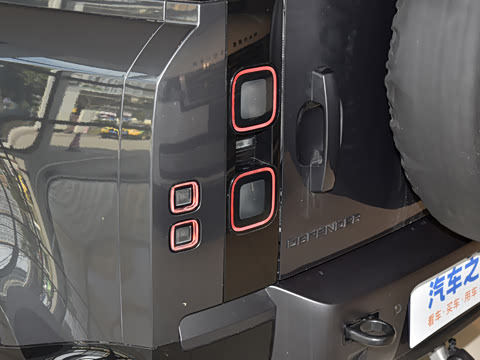 2026�� 110 3.0T P400 X-Dynamic HSE