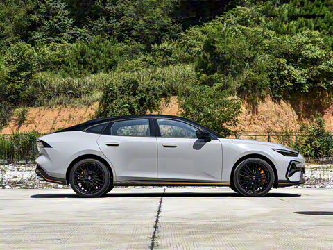 2025�� ������ 2.0T ������