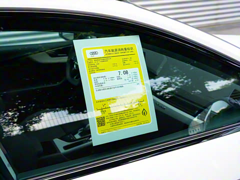 2025�� Sportback ��ذ� 40 TFSI quattro ����������