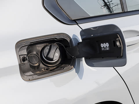 2026�� 330i M�˶���ҹ��װ