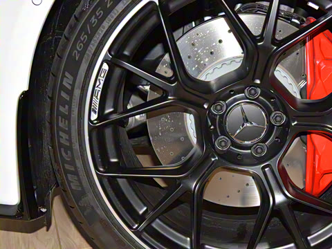 2025�� AMG CLE 53 4MATIC+ ������ܳ�