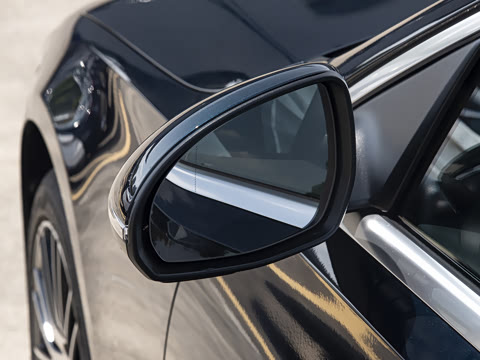 2026�� C 260 L �˶��ر��