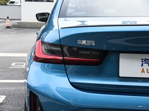 2026�� 330Li ������ M�˶���ҹ��װ