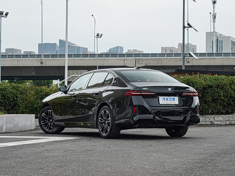 2026�� 530Li ������ M�˶���װ