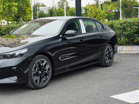 2026�� 530Li ������ M�˶���װ