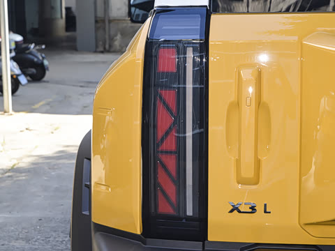 2025�� 215Զ�а�