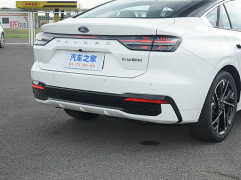 2026��  2.0T  EcoBoost  ������