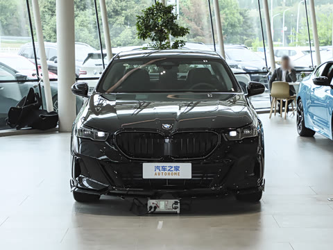 2026�� �Ŀ� 530Li xDrive M�˶���װ