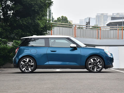 2025�� 463km COOPER SE ������