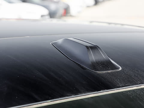 2026�� �Ŀ� 735Li ������װ