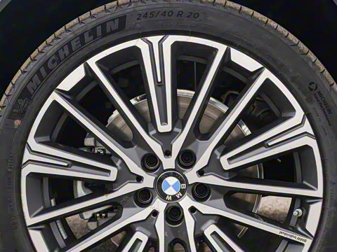 2025�� xDrive25Li M�˶���ҹ��װ