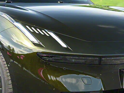 2025�� 240����Ultra�˶���