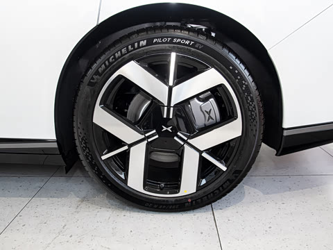 2026�� ���� 725 Max �콢��