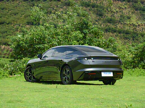 2025�� 240����Ultra