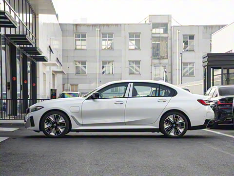 2026�� eDrive 40 L ��ҹ�˶���װ