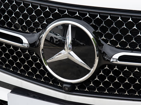 2026�� �Ŀ� GLC 260 4MATIC ����SUV