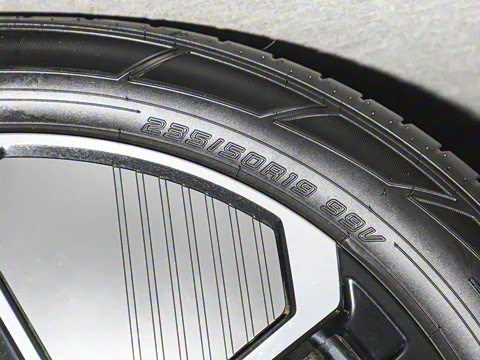 2025�� 735MAX 175kW