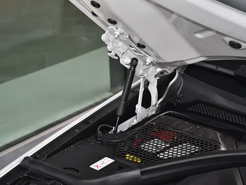 2026�� �Ŀ� eDrive 40 L ��ҹ��װ