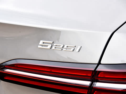 2026�� 525i M�˶���װ