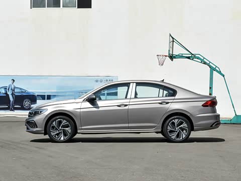 2025�� �Ŀ� 300TSI DSG���а�