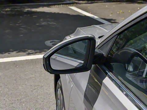 2025�� �Ŀ� 300TSI DSG���а�