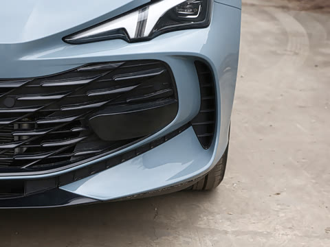 2026�� 2.0T 405 AT������