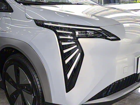 2025�� Plus 430 ������