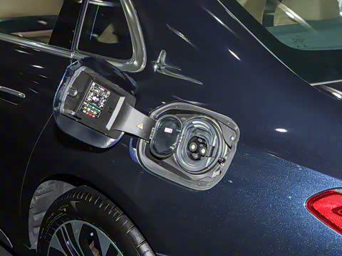 2024�� E 350 e L ���ʽ��϶����˶��γ�