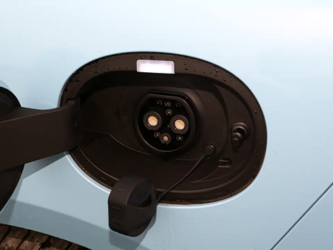 2025�� EV 701KM�����״�������