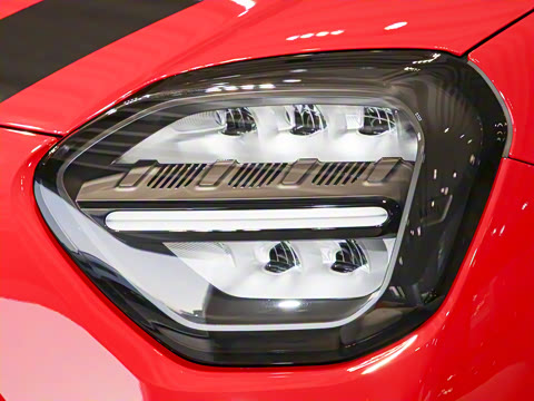 2025�� E ������