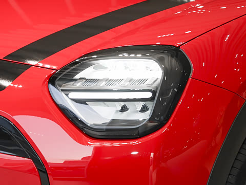 2025�� E ������