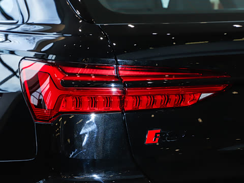 2025��  RS 6 4.0T Avant performance