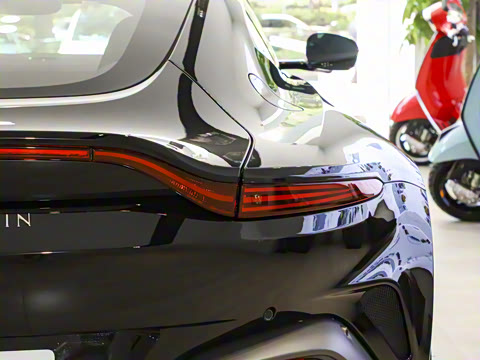 2024�� 4.0T V8 Coupe