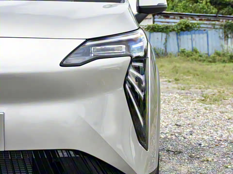 2025�� Plus 610 ������