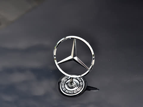 2026�� �Ŀ� E 300 L ������