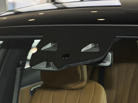 2026�� E 300 L ������