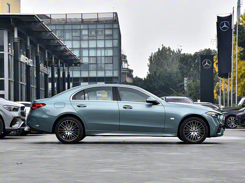 2026�� C 260 L �˶���