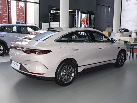 2025�� EV 470KM������