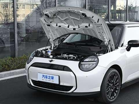 2026�� 466km COOPER E ������