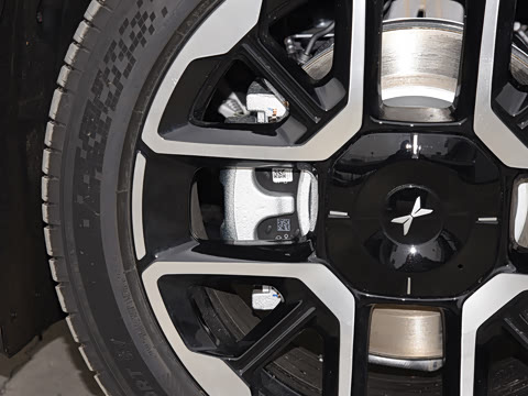 2026�� ���� 1704 Max �Ƽ���