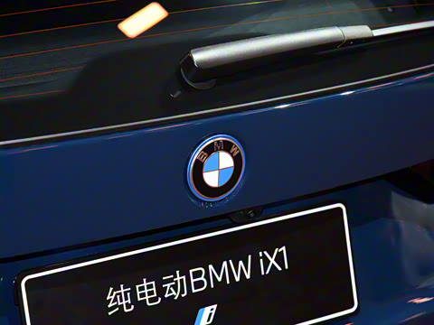 2025�� xDrive30L M�˶���ҹ��װ