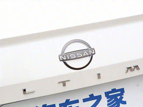 2025�� 2.0L XL-TLS ������