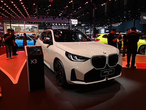 2025�� M50 xDrive