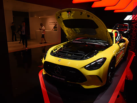 2025�� AMG GT 63 4MATIC+