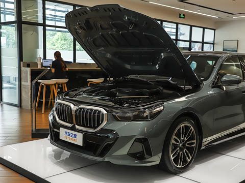 2026�� 525i M�˶���װ